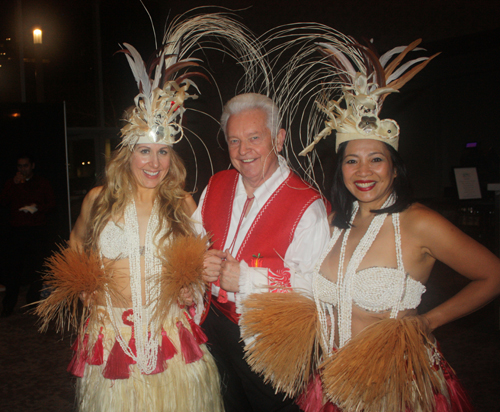 Ken Kovach and Hula Fusion Dancers