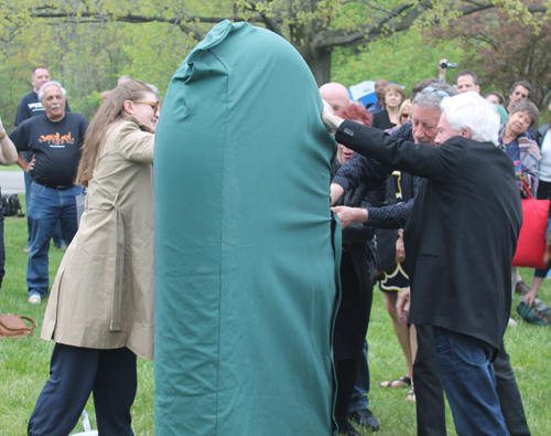 Alan Freed family unveiling his monument