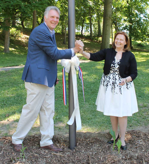 Chris Ronayne and Sheila Murphy Crawford cut the ribbon