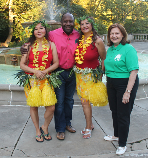 Manivics Hawaiaan Dance Company with Kenny Crumpton and Sheila Crawford