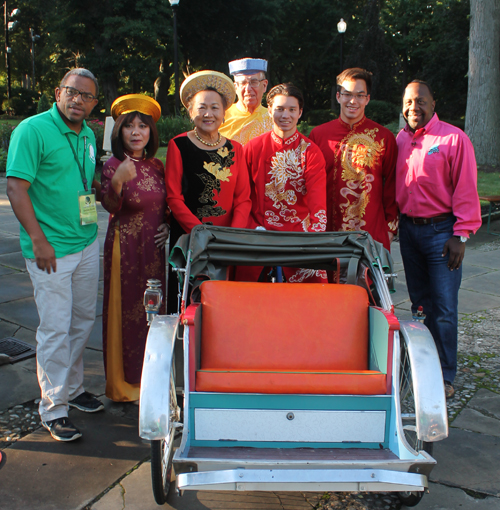 Vietnamese Cultural Garden crew and Kenny Crumpton