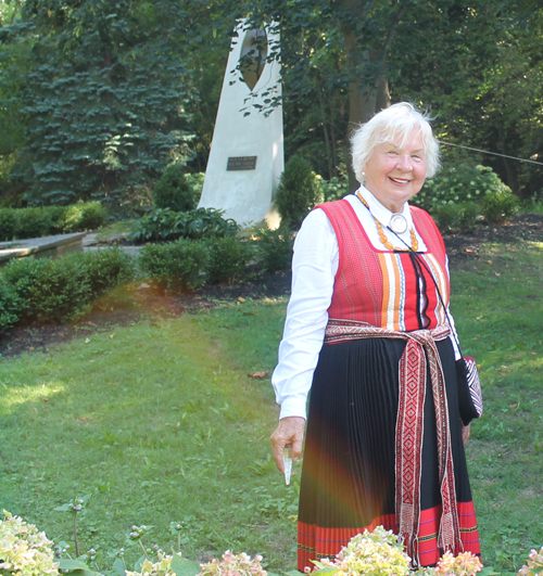 Erika Puussaar in Estonian Garden on One World Day