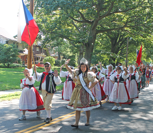Czechs in Parade of Flags