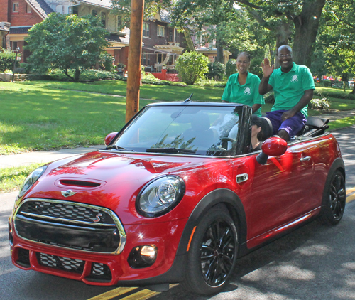 Parade Grand Marshalls Kevin Conwell and Yvonne Conwell