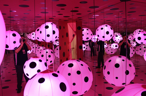 Dan Hanson in Dots Obsession-Love Transformed into Dots Infinity Room
