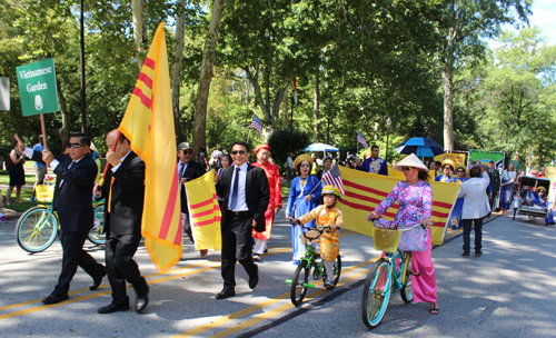 Vietnamese Garden in the Parade of Flags at 2018 One World Day