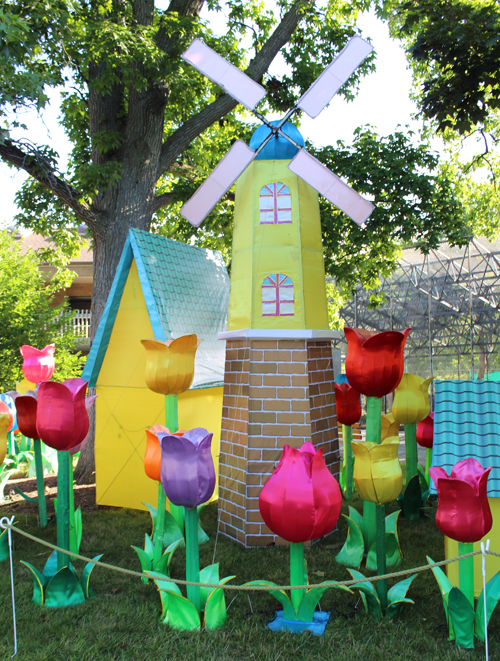 Asian Lantern scene at Cleveland Metroparks Zoo