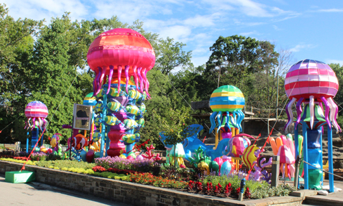 Asian Lantern scene at Cleveland Metroparks Zoo