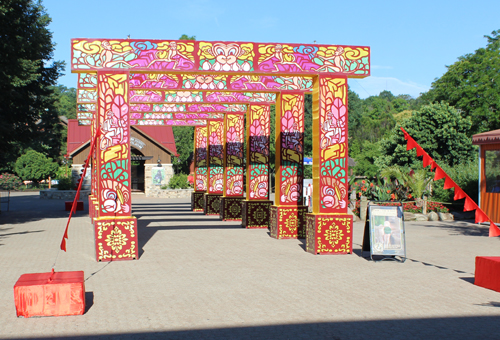 100-foot-long entrance pathway in the Welcome Plaza at Cleveland Metroparks Zoo