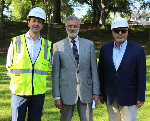 Jose Casanova and Fahim Genal of Lakeland Construction with Mayor Frank Jackson