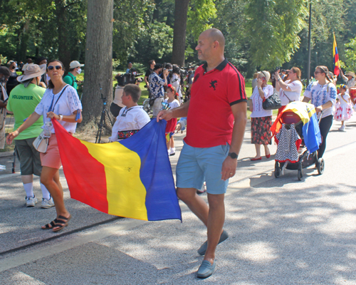 Romanian Cultural Garden in Parade of Flags at One World Day 2021