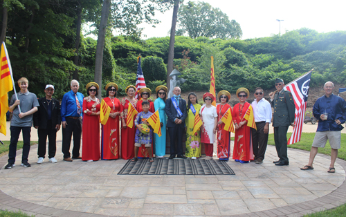 Group photo at Vietnamese Cultural Garden on One World Day 2021
