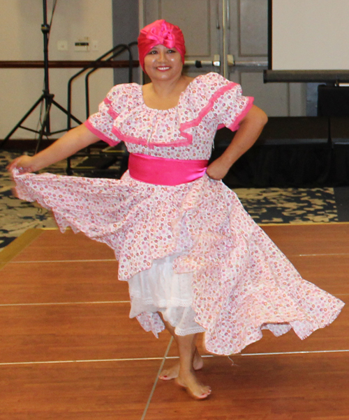Racies Danzaz Del Peru dancer