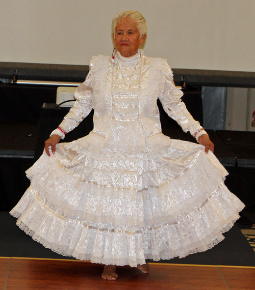 Marinera Nortena Peruvian dancer