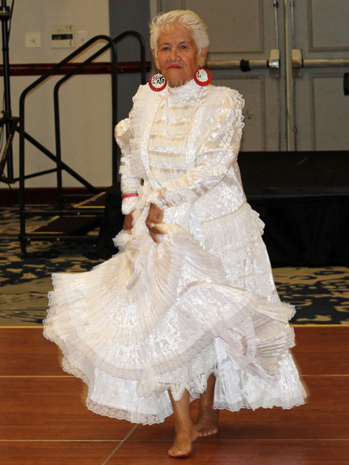 Marinera Nortena Peruvian dancer