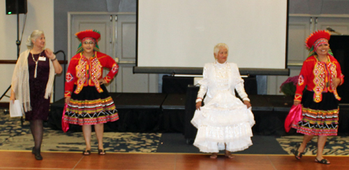 Racies Danzaz Del Peru dancers