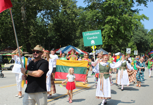 Lithuanian Cultural Garden in Parade of Flags