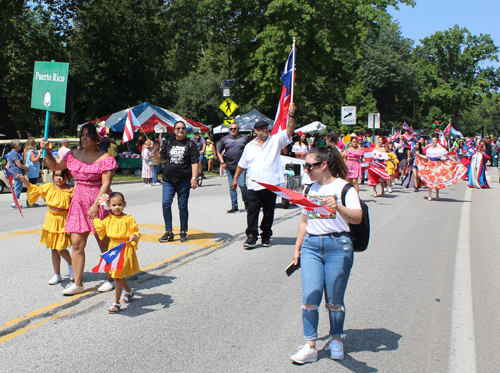 Puerto Rican community in Parade of Flags on One World Day