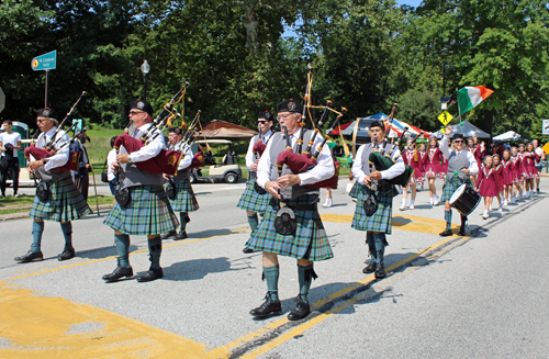 Irish Cultural Garden in Parade of Flags at One World Day