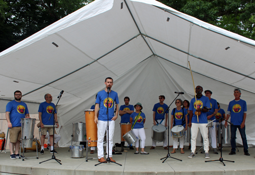 Samba da Cidade at World on Stage