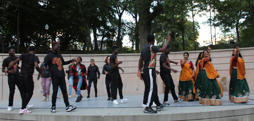 Black Beanz and Bollywood dancers