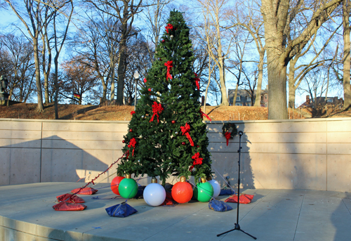 Cultural Gardens Plaza Christmas Tree