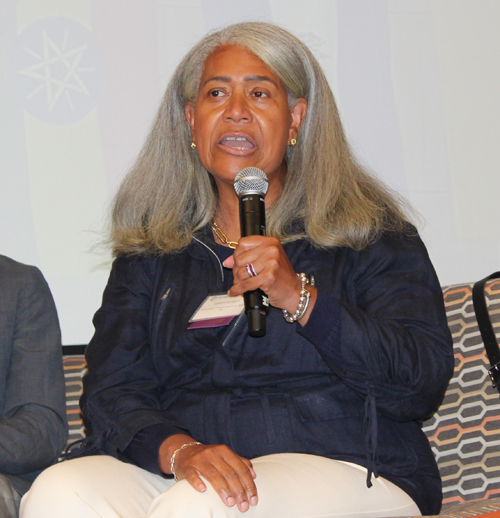 Honorary Consul of the UK Sandra Morgan