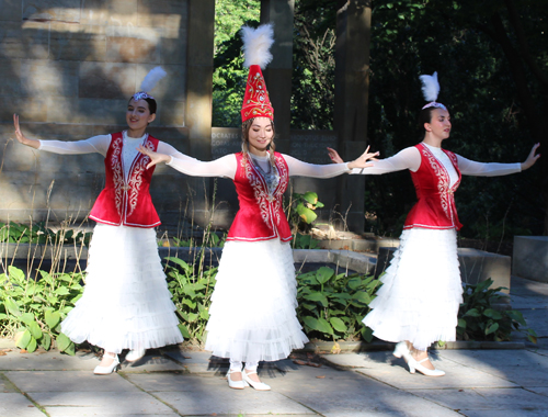 Aya Alibek dancers