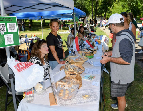 Iraqi community in Cultural Gardens on One World Day 2025