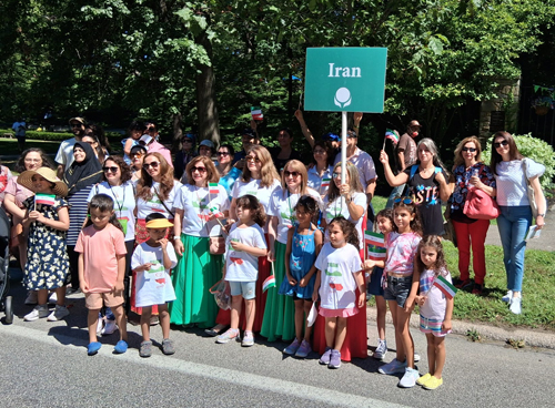 Iranian community in Parade of Flags on One World Day 2025