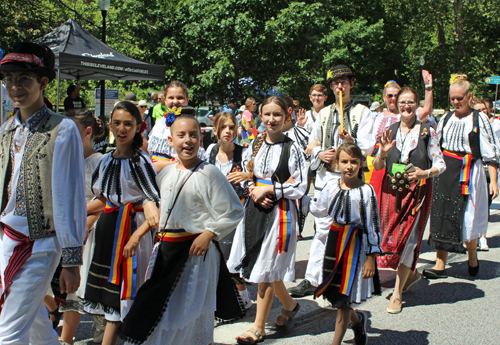 Romanian Cultural Garden in Parade of Flags on One World Day 2025