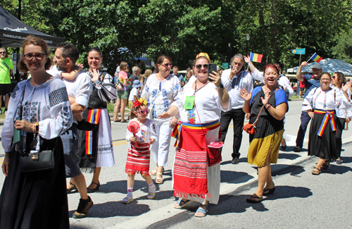 Romanian Cultural Garden in Parade of Flags on One World Day 2025