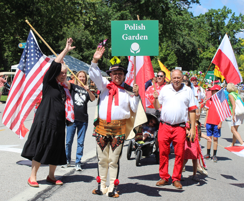 Polish Cultural Garden in Parade of Flags on One World Day 2025