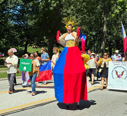 Filipino community in the Parade of Flags on One World Day 2025