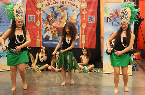 Pacific Paradise Entertainment Hula dance at Fan Expo