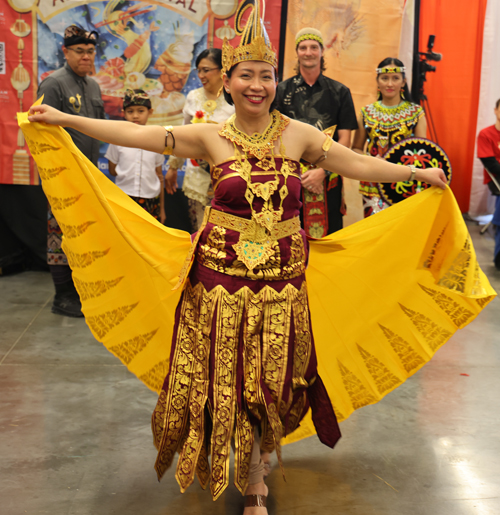 Indonesian community in Fashion Show