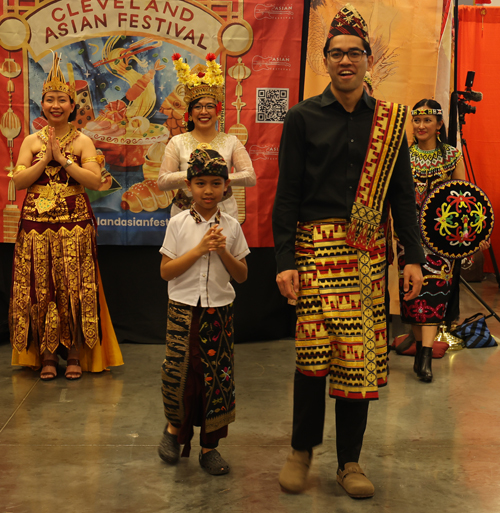 Indonesian community in Fashion Show