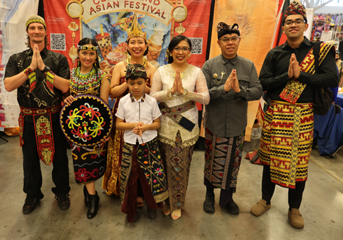 Indonesian community in Fashion Show