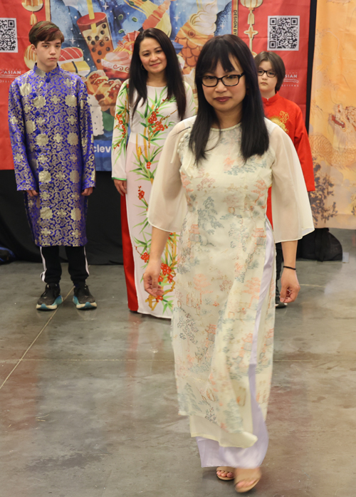 Vietnamese community in Fashion Show