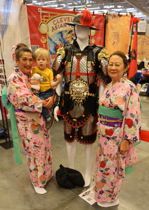 Sho-Jo-Ji dancers with Silk Road Armor