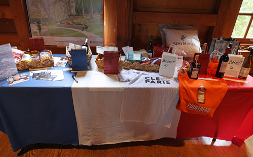Auction table