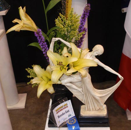 Floral designs from Cleveland school kids at the 2009 Cleveland Home and Garden Show (photos by Dan Hanson