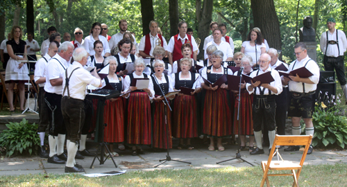 Schuhplattler und Trachtenverein Bavaria Singers
