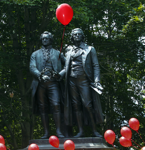 Goethe, Schiller and a red balloon
