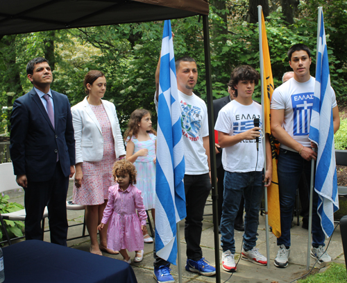 Ermidis family leads the national anthems