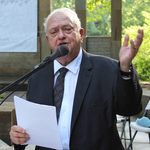 Greek Garden Association of Cleveland president Louis Frangos