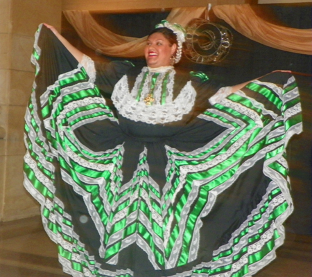 Alma de Mexico dancer Anita Cruz