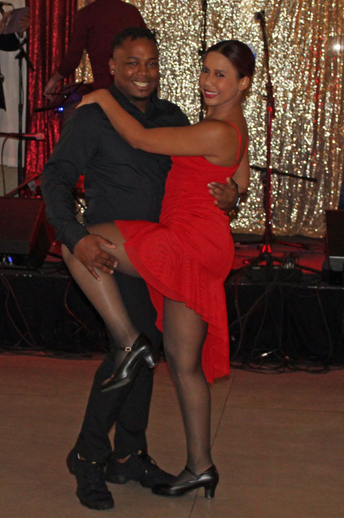 Grupo Folclorico Dominicano couple's dance