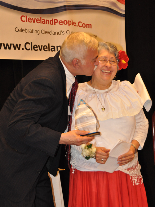 Jose Feliciano inducts Sister Alicia Alvarado