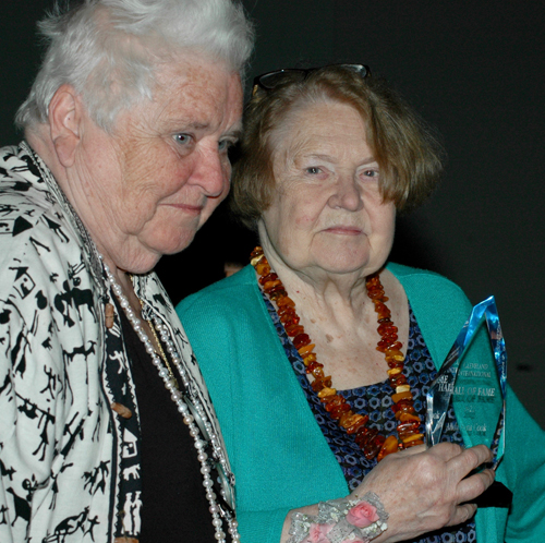 Anda Cook receiving her CIHF award from Dagmar Celeste